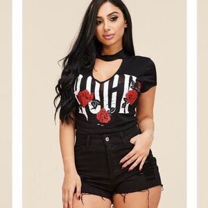 Chic Graphic Print Crop Top